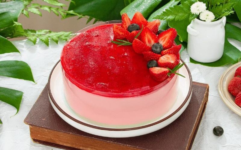 Bánh Sinh Nhật Mini Vuông – Mousse Yaourt Dâu – Mẫu 2 - FRIENDSHIP CAKES &  GIFT